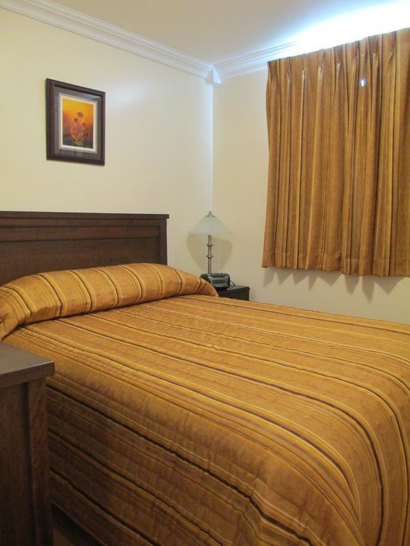 Comerford'S Ocean View Suites Holyrood Camera foto