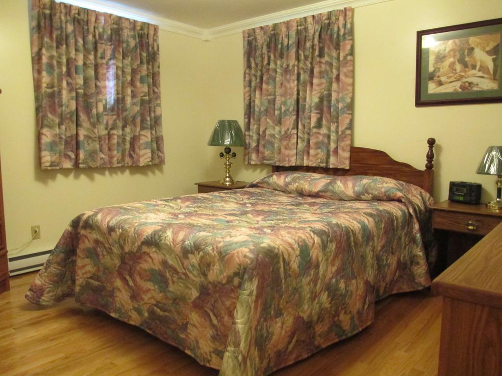 Comerford'S Ocean View Suites Holyrood Esterno foto