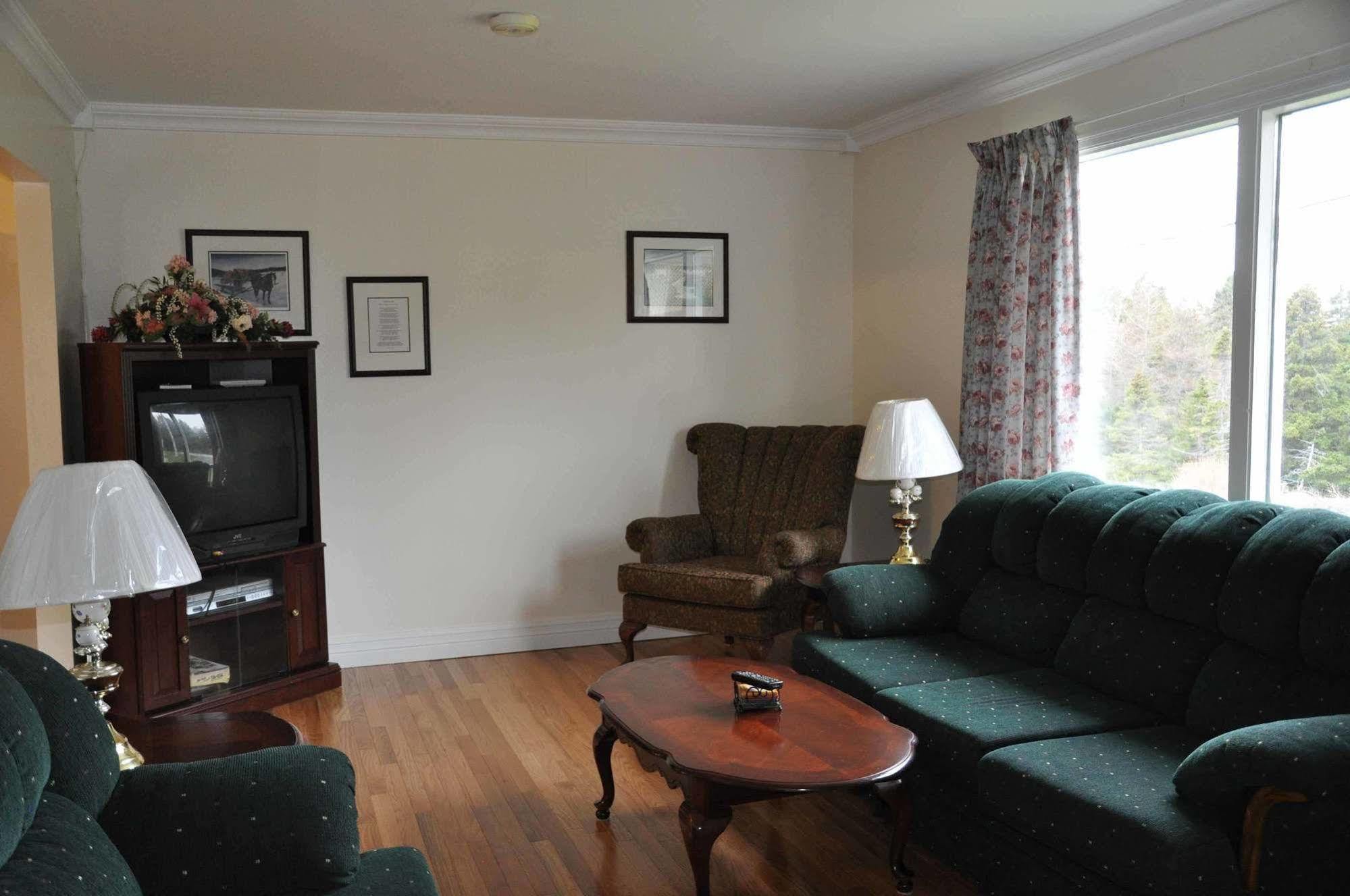Comerford'S Ocean View Suites Holyrood Esterno foto